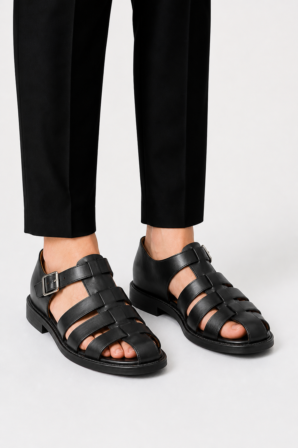Men's Leather Sandals Closed Design Timeless Summer Style