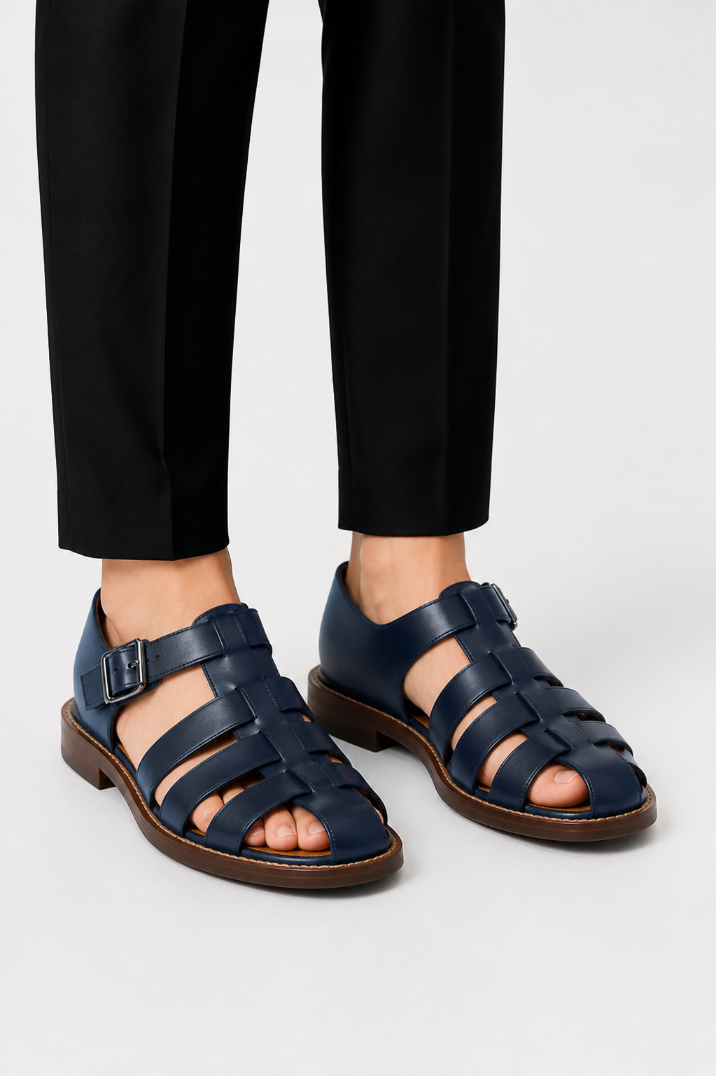 Men's Leather Sandals Closed Design Timeless Summer Style