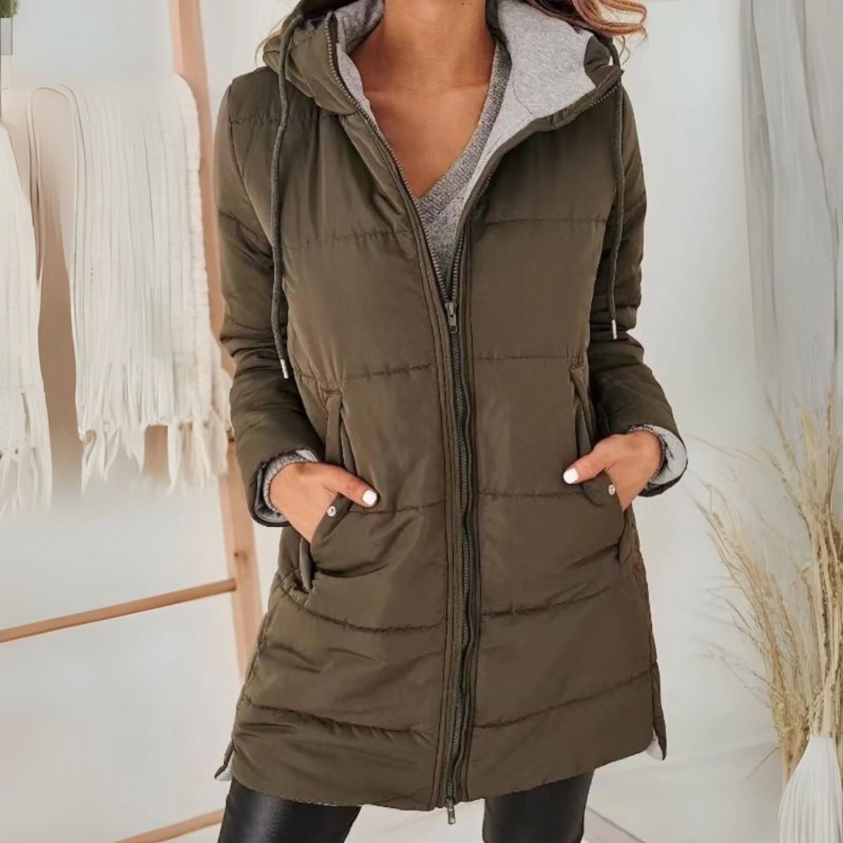 Women's Cozy Hooded Down Puffer Jacket - Perfect for Winter