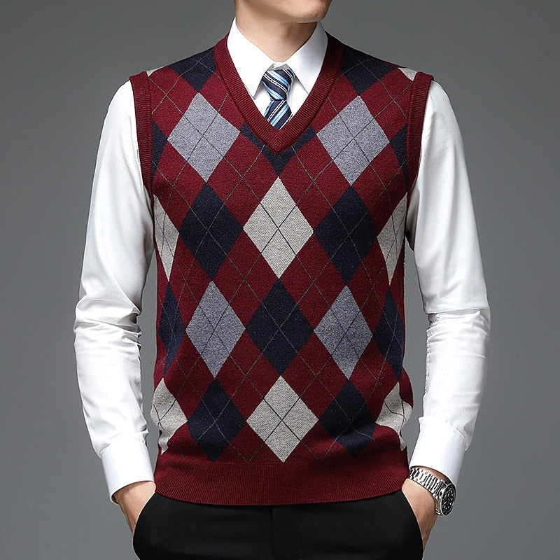 Men's Argyle V-Neck Sleeveless Sweater Vest with Ribbed Trim