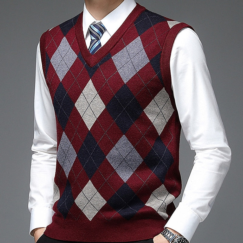 Men's Argyle V-Neck Sleeveless Sweater Vest with Ribbed Trim