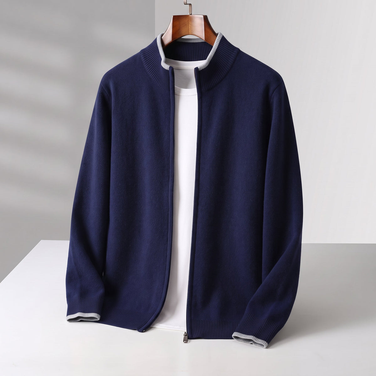 Men's Lightweight Zip-Front Sweater | Cozy Warmth and Comfort