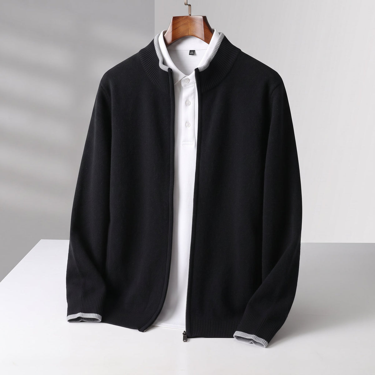 Men's Lightweight Zip-Front Sweater | Cozy Warmth and Comfort