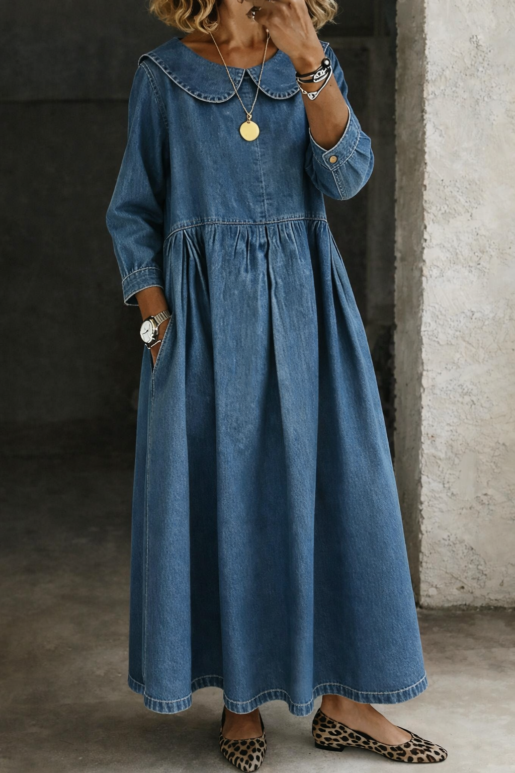 Relaxed Fit Women's Knit Shift Dress with Peter Pan Collar for Everyday Wear