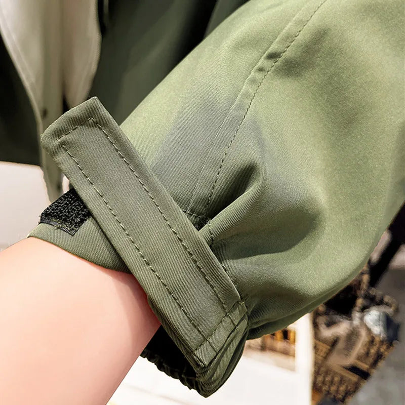 Chic Women's Windproof Jacket - Weather-Resistant Design