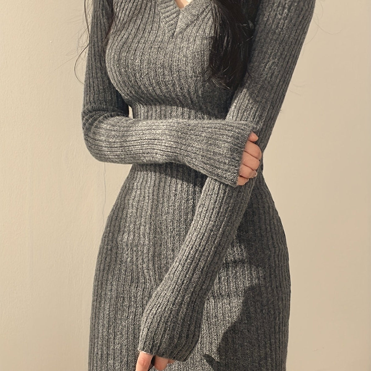 Elaine | Fitted V-Neck Ribbed Dress