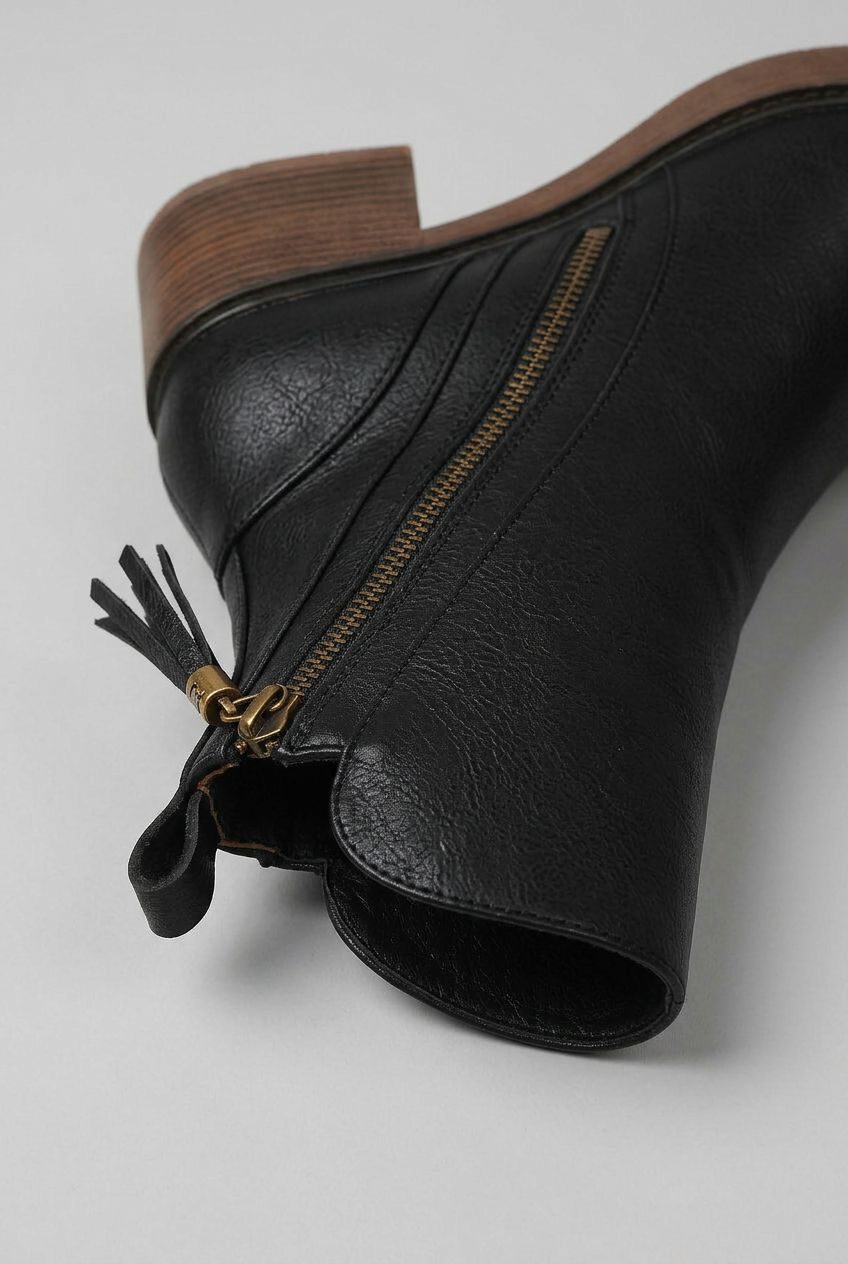 Women's Zip-Up Block Heel Ankle Boots