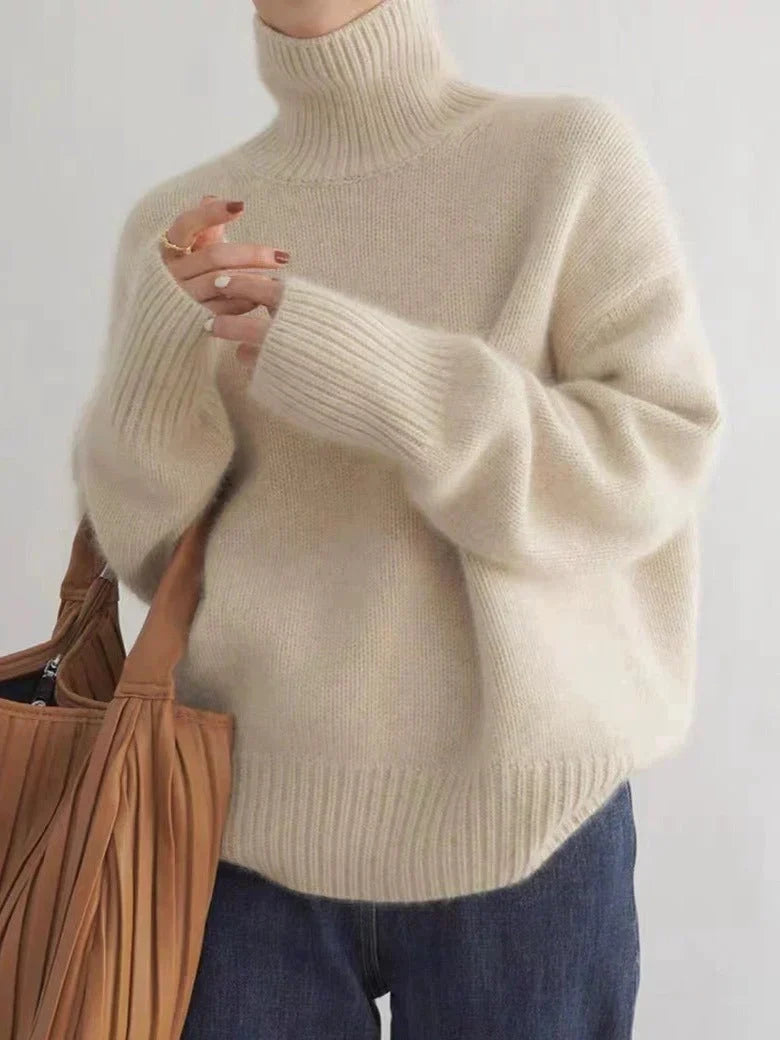 Cozy turtleneck jumper for women with an oversized fit in khaki