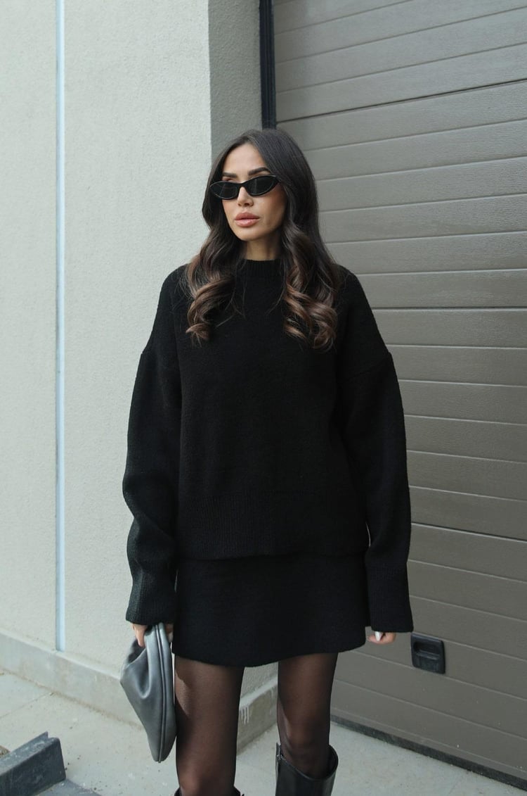 Women's Two-Piece Outfit: Oversized Sweater and Mini Skirt