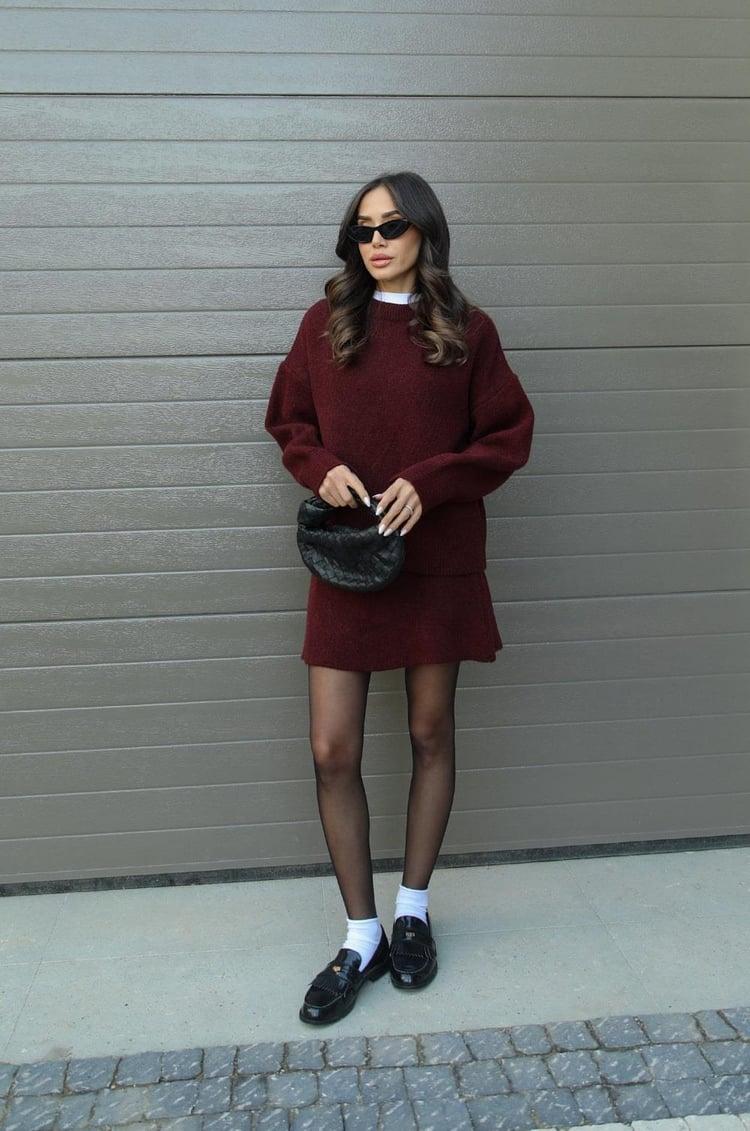 Women's Two-Piece Outfit: Oversized Sweater and Mini Skirt