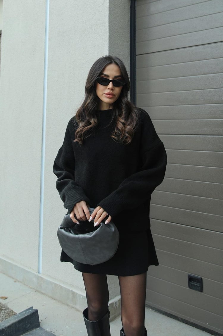 Women's Two-Piece Outfit: Oversized Sweater and Mini Skirt
