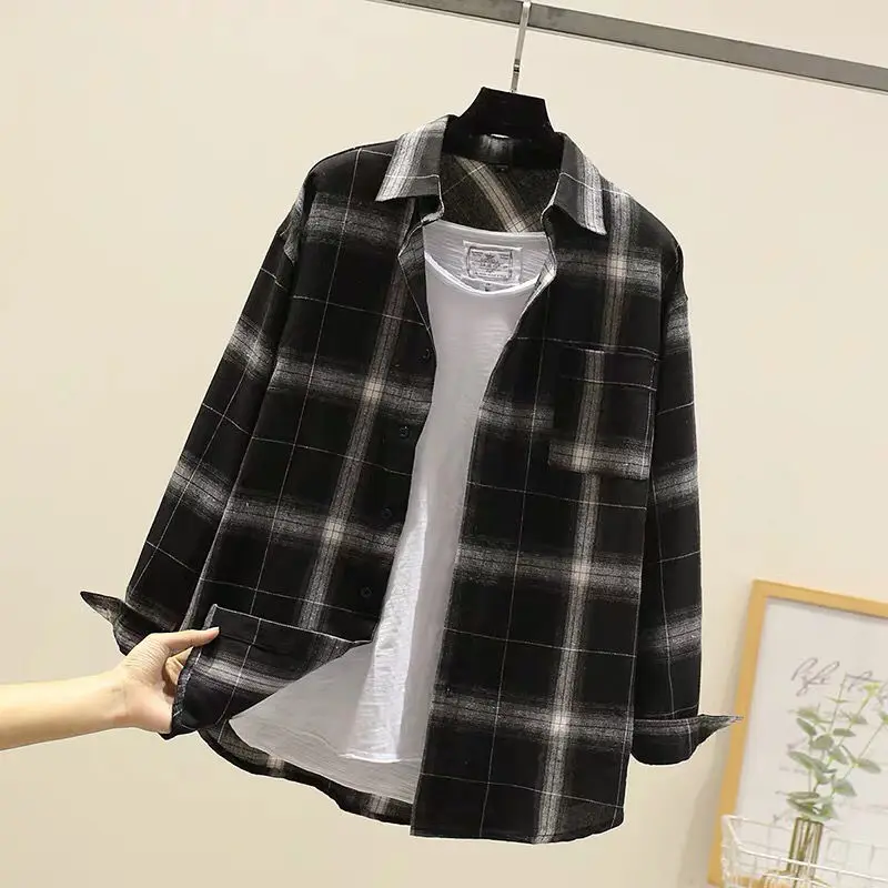 Slim checked shirt for men with an elegant design and a casual style | Bent