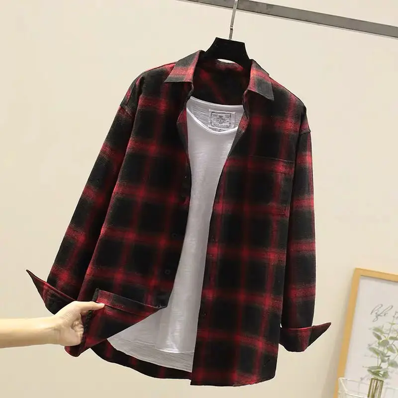 Slim checked shirt for men with an elegant design and a casual style | Bent