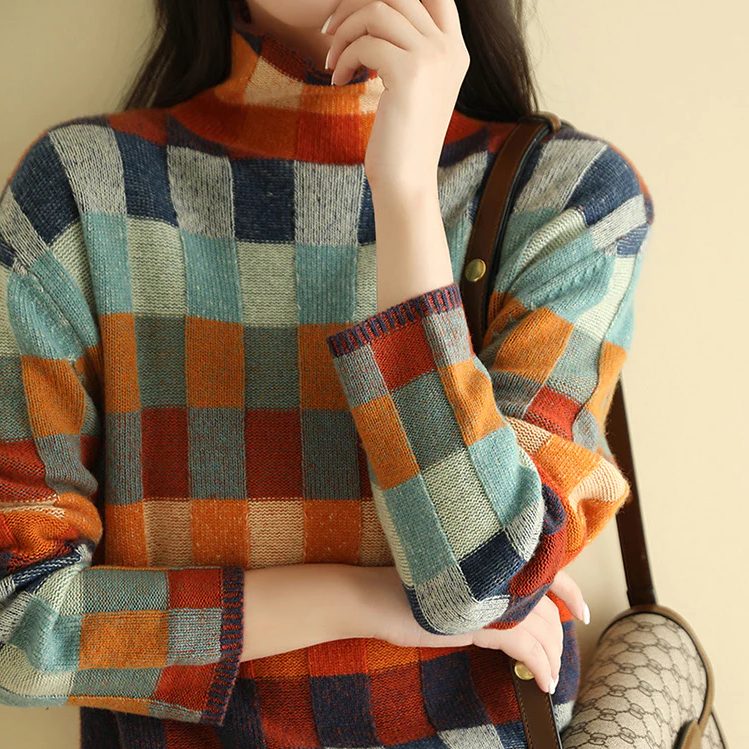 Women's Round Neck Checked Sweater