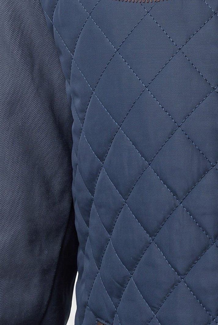 Men's Quilted Jacket with Stylish Shoulder Accents