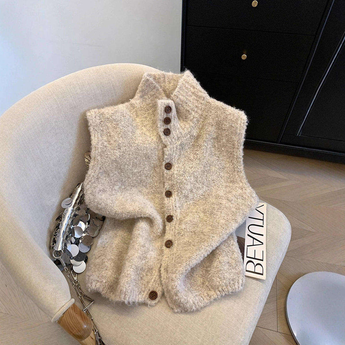 Ladies' Gilet with Fine Knit and Elegant Buttons