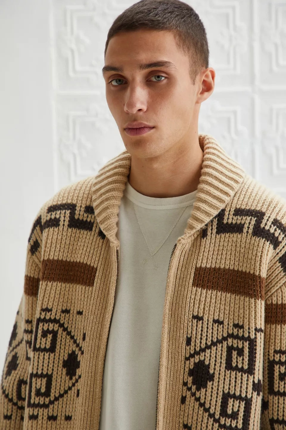 Men's Cardigan with Jacquard Pattern and Shawl Collar