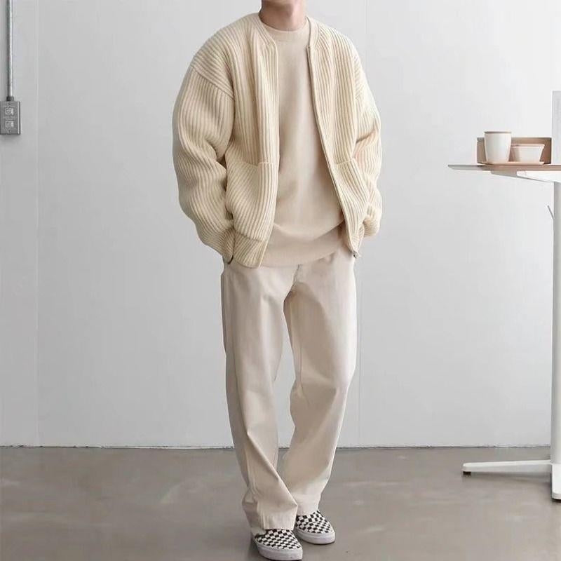 Nonchalant Chunky Knit Men's Cardigan with Round Neck and Patch Pockets