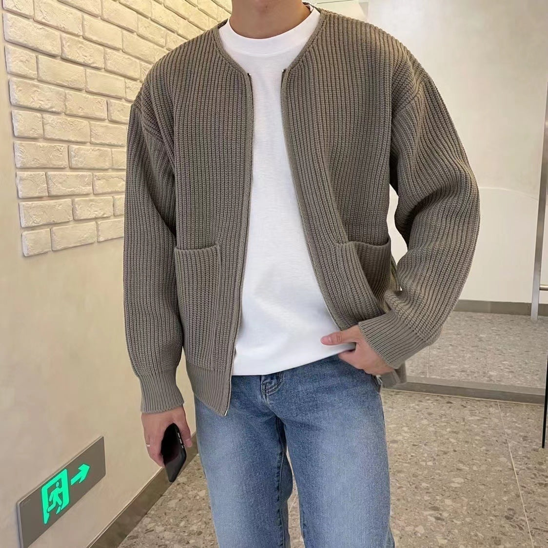 Nonchalant Chunky Knit Men's Cardigan with Round Neck and Patch Pockets