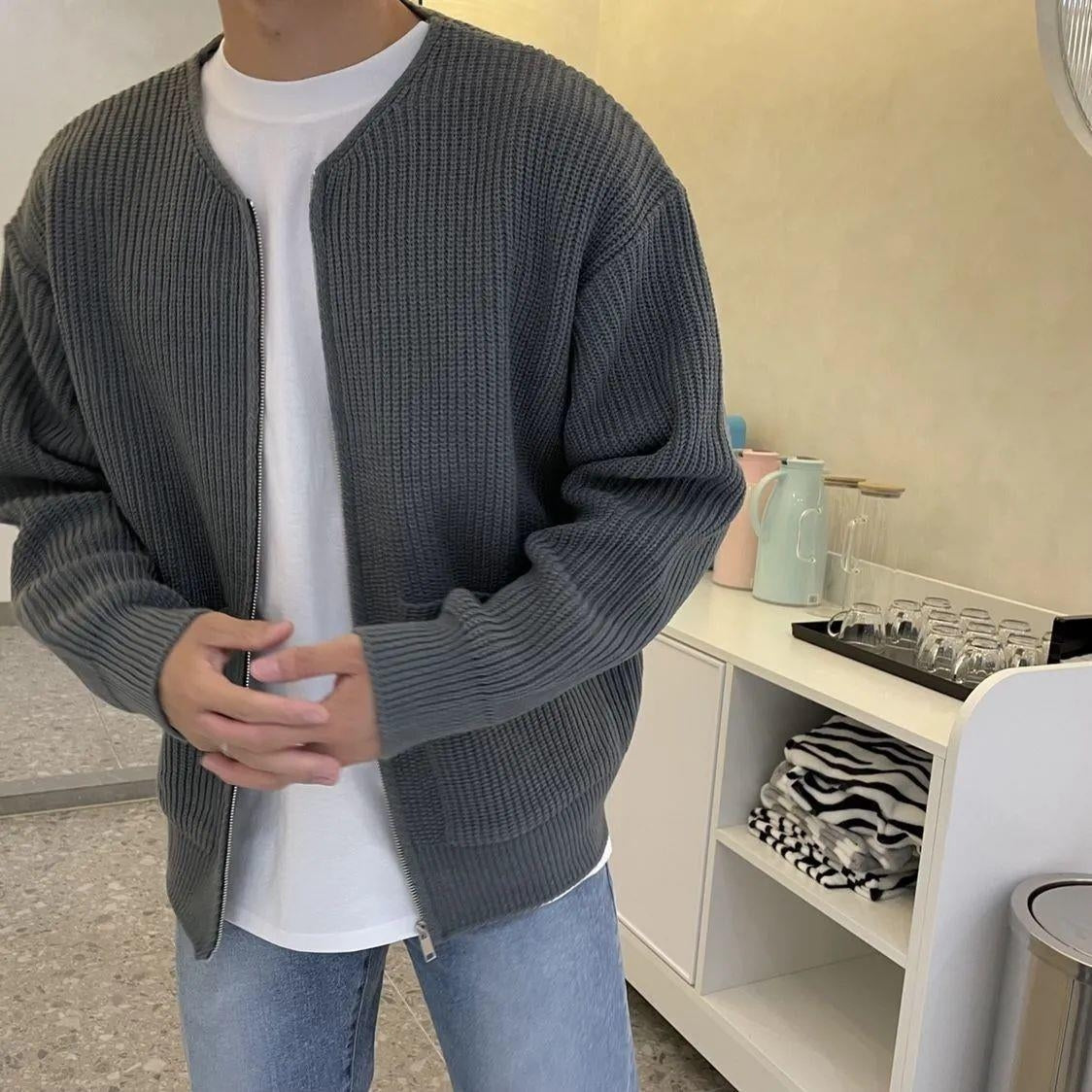 Nonchalant Chunky Knit Men's Cardigan with Round Neck and Patch Pockets