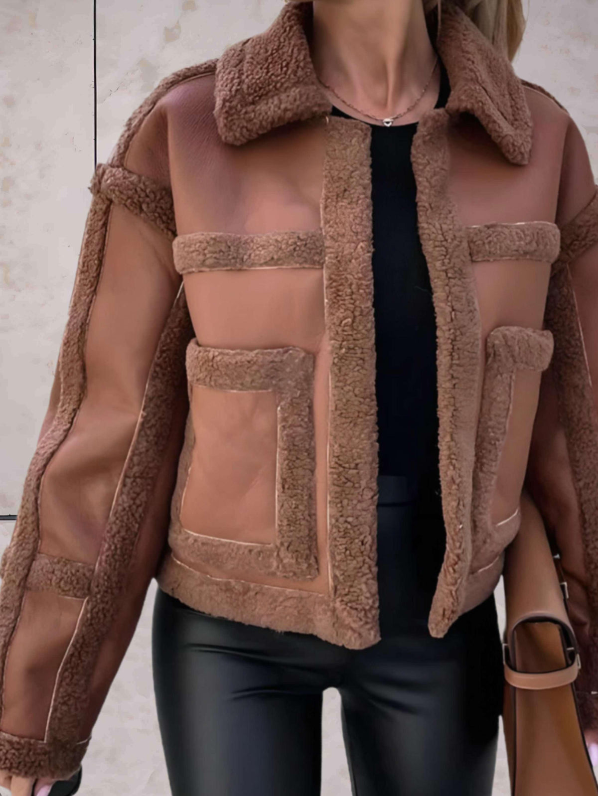 Noa - Elegant Wool Winter Coat with Fur Accents